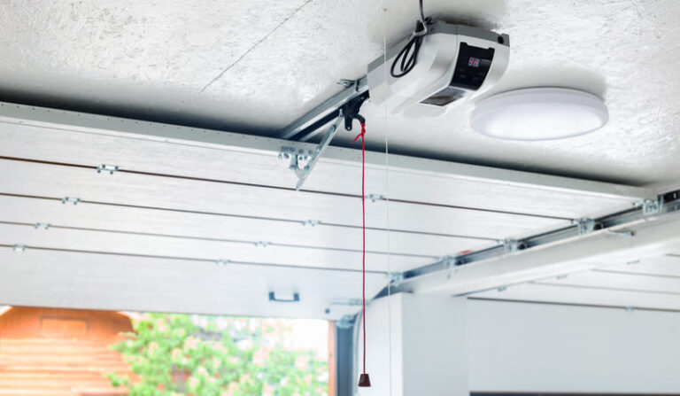 Limpiar motor de puerta automática
