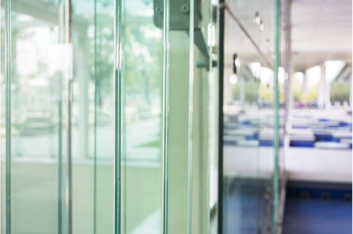 Beneficios de las puertas automáticas de cristal
