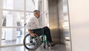 Puertas automáticas para personas con incapacidad