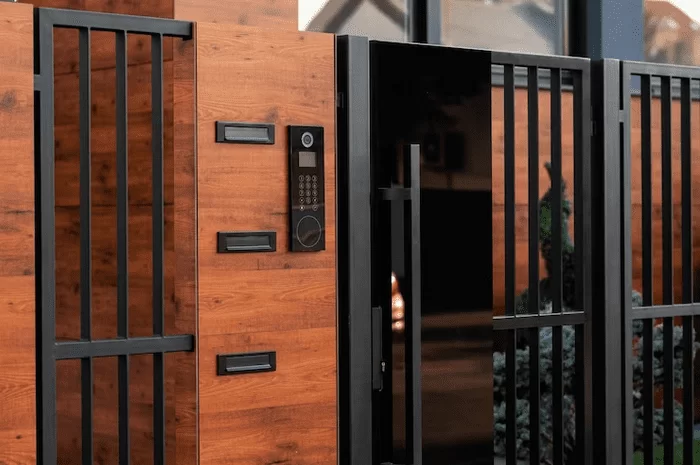 Portones con puerta o postigo peatonal